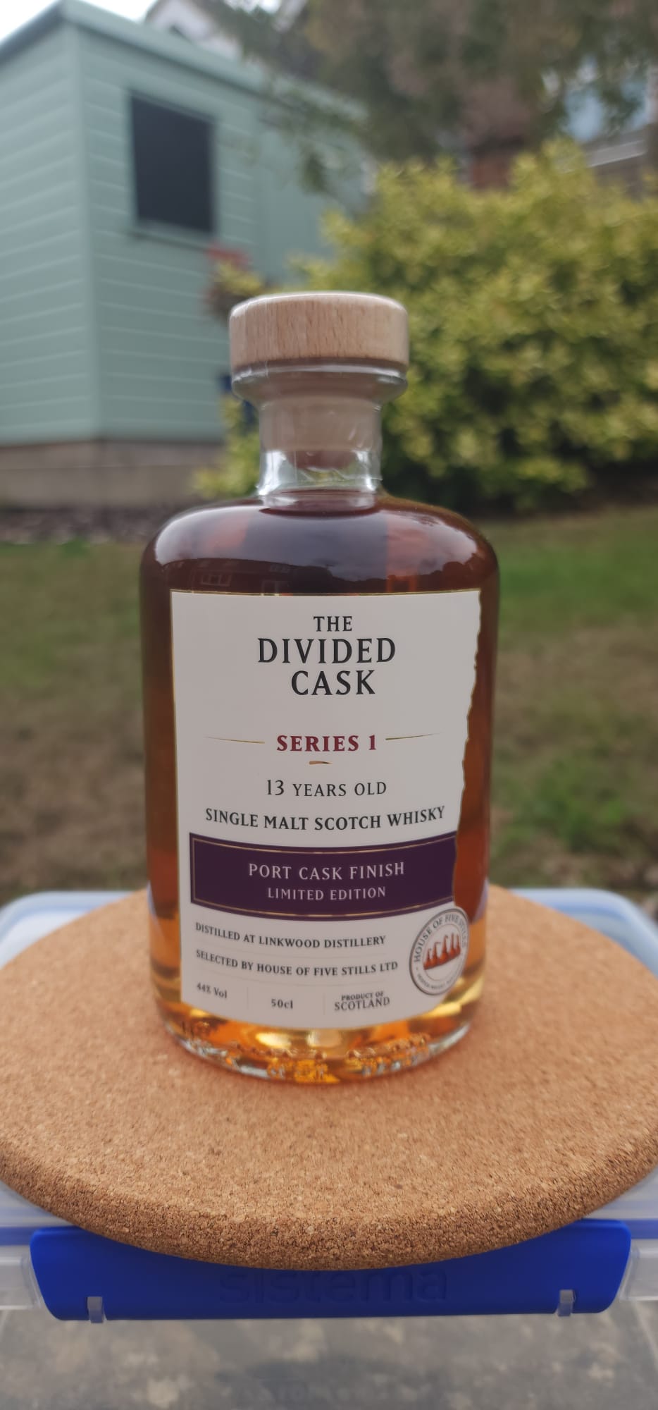 Port label artwork